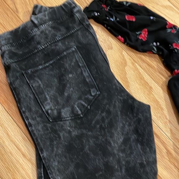 Jeggins and blouse for girl - Picture 4 of 4